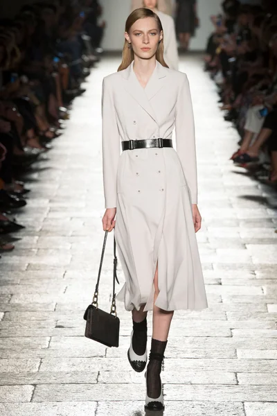 Look 40